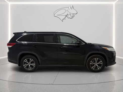 Used 2018 Toyota Highlander Plus image 6