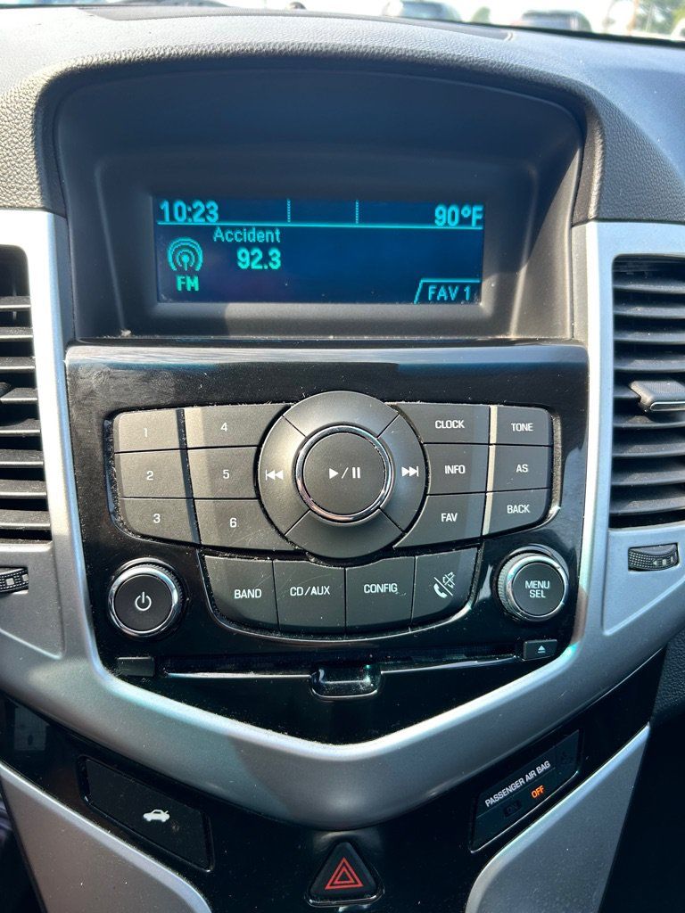Used 2016 Chevrolet Cruze LT FWD image 15