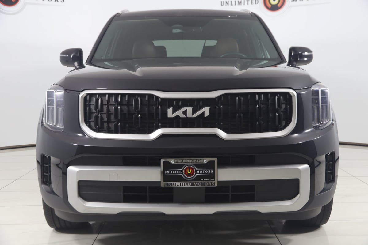 Used 2024 Kia Telluride EX w/ EX Captain's Chair Package FWD image 54