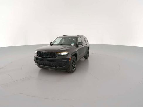 New 2025 Jeep Grand Cherokee L Laredo image 3