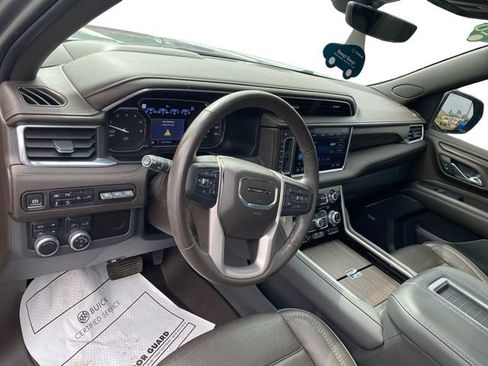 Used 2021 GMC Yukon XL Denali w/ Denali Premium Package AWD/4WD image 12