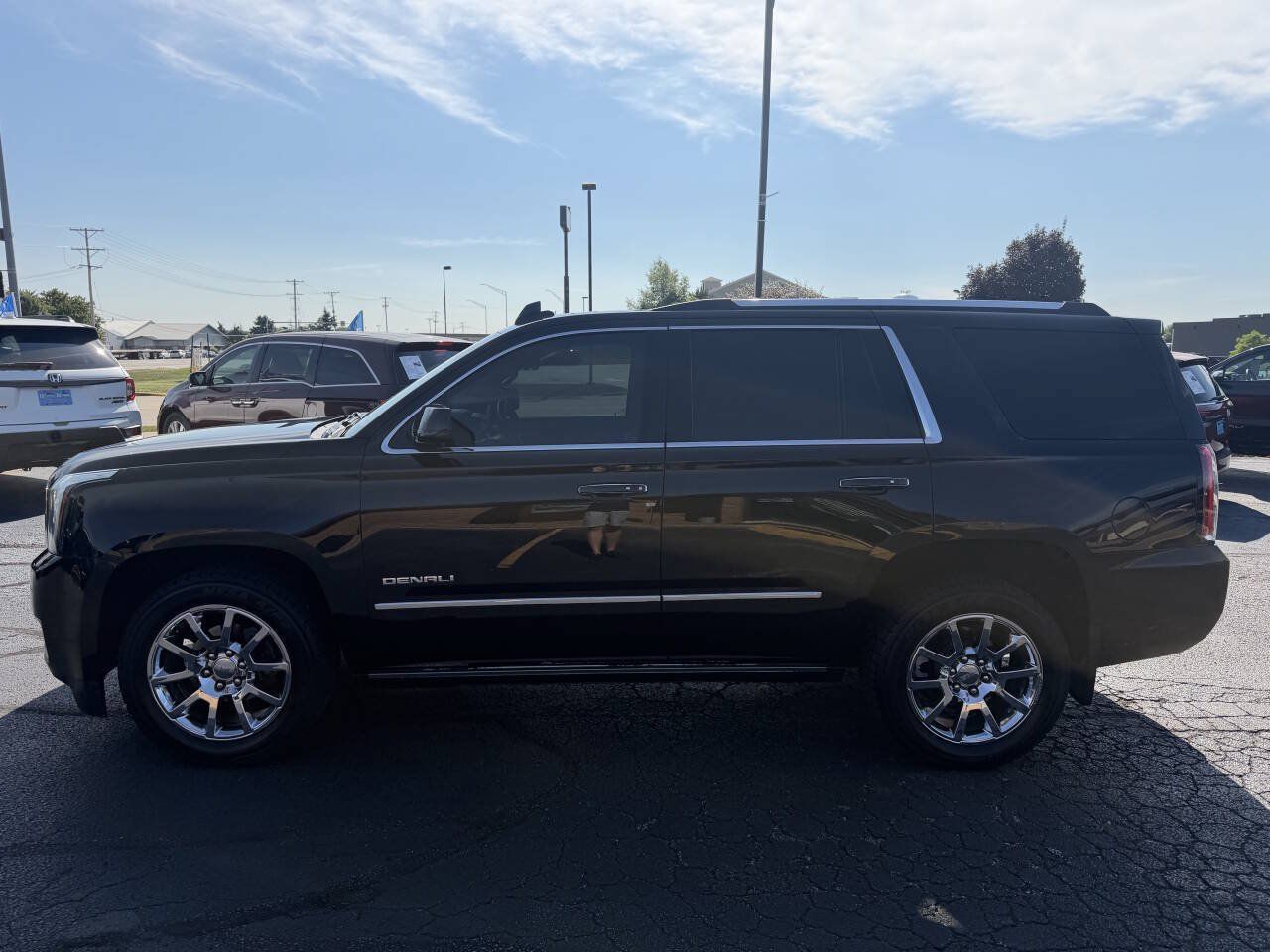 Used 2016 GMC Yukon Denali w/ Open Road Package AWD/4WD image 8