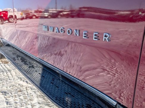 Used 2022 Jeep Wagoneer Series II AWD/4WD image 15