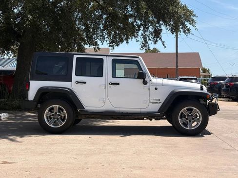 Used 2014 Jeep Wrangler Unlimited Sport w/ Quick Order Package 24S AWD/4WD image 2