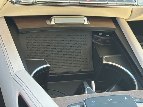 Used 2021 Mercedes-Benz GLE 350 w/ AMG Line Exterior image 34