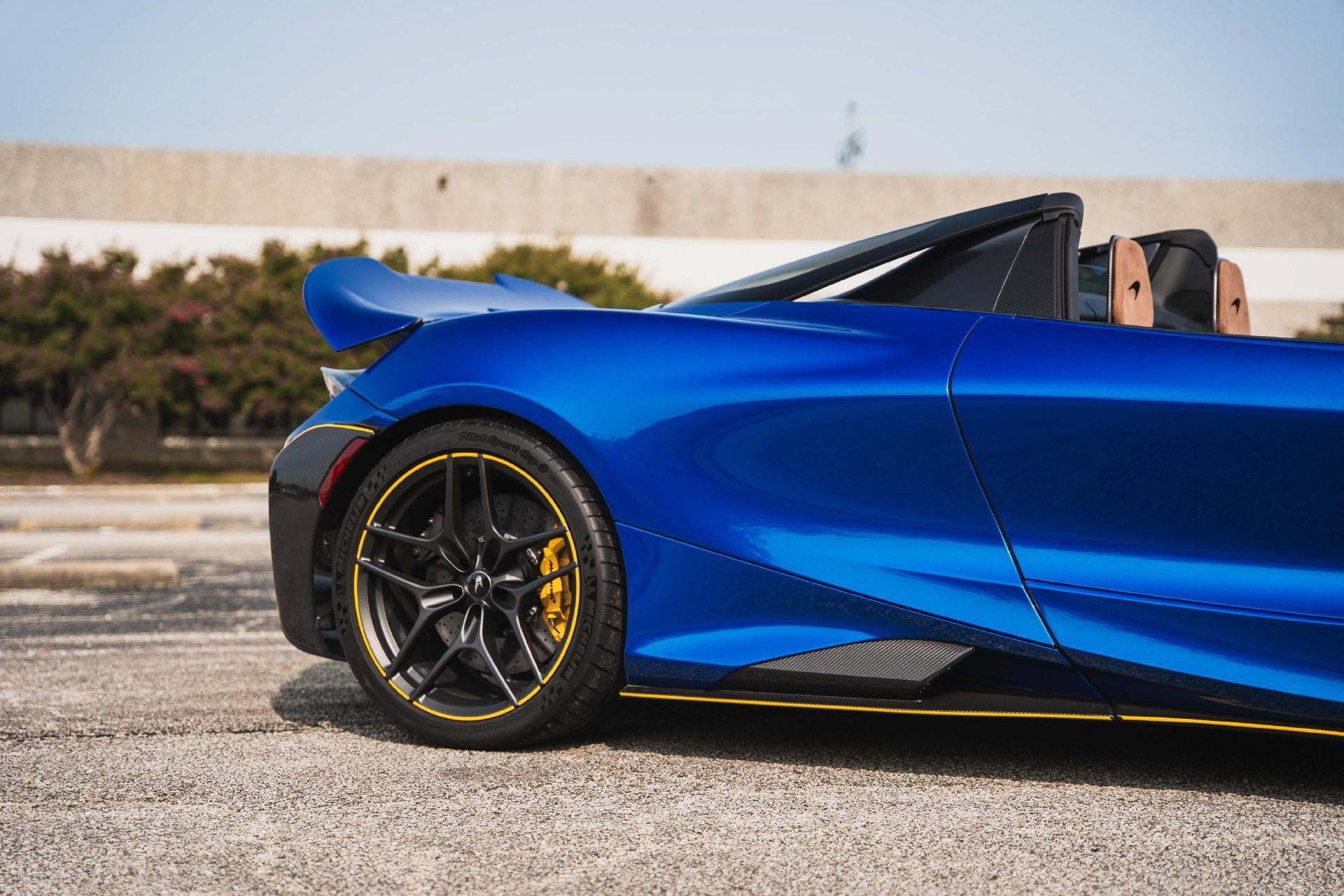 Used 2022 McLaren 765LT RWD image 23