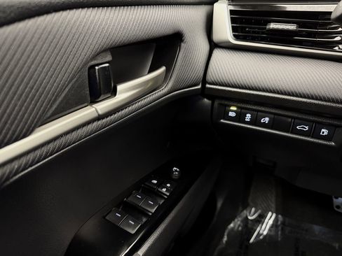 Used 2025 Toyota Camry SE FWD image 13