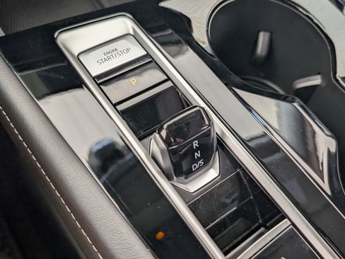 Used 2024 Volkswagen Atlas SEL Premium R-Line AWD/4WD image 33