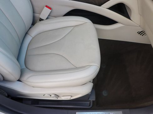 Used 2020 Lincoln Nautilus Reserve FWD image 22