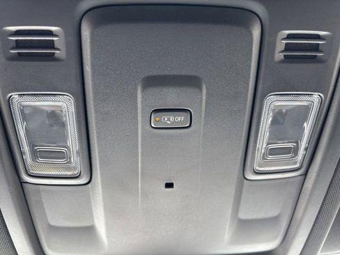 Used 2022 Chevrolet Suburban LS AWD/4WD image 33