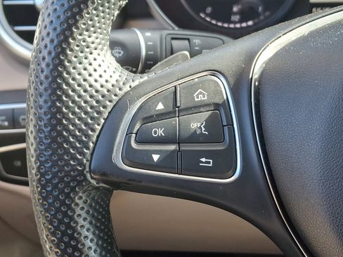 Used 2018 Mercedes-Benz GLC 300 4MATIC w/ Multimedia Package image 20