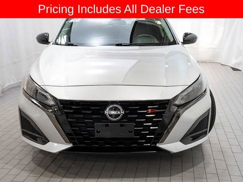Certified 2023 Nissan Altima 2.5 SR FWD image 2