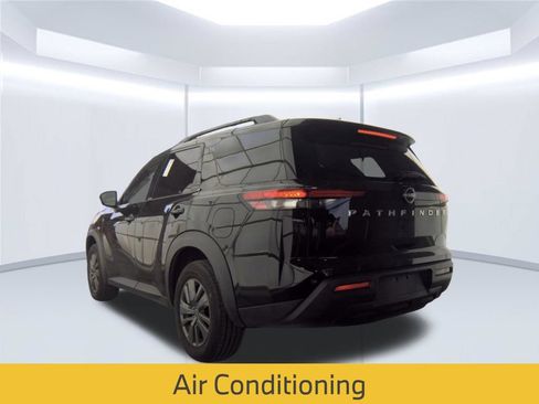 Used 2025 Nissan Pathfinder SV FWD image 5