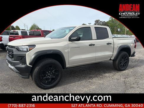 New 2026 Chevrolet Colorado Trail Boss AWD/4WD image 1
