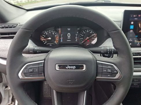 Used 2023 Jeep Compass Latitude image 18