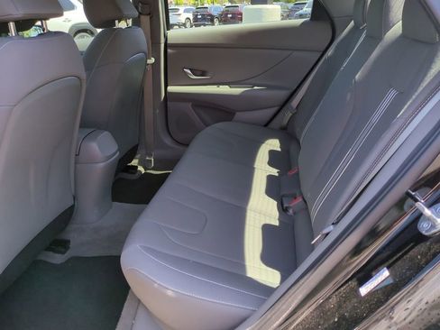 Used 2023 Hyundai Elantra SEL w/ Cargo Package image 14