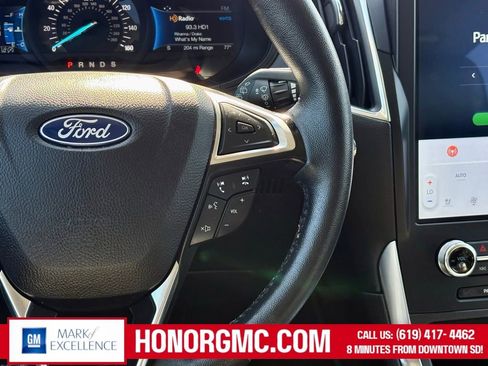 Used 2024 Ford Edge Titanium image 30