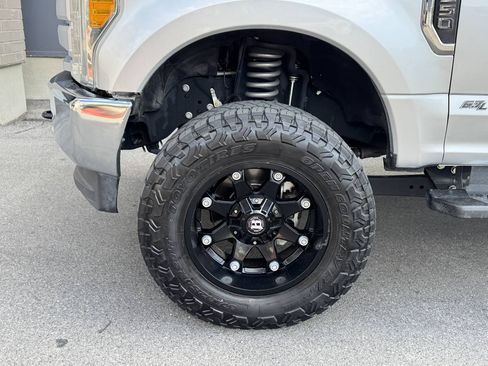 Used 2017 Ford F250 XLT AWD/4WD image 12