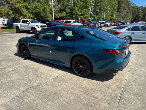 New 2026 Toyota Camry SE FWD image 3