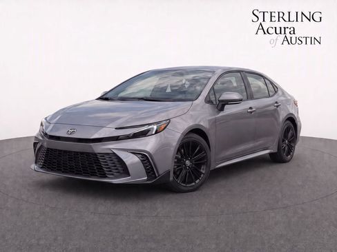 Used 2025 Toyota Camry SE w/ Convenience Package FWD image 1