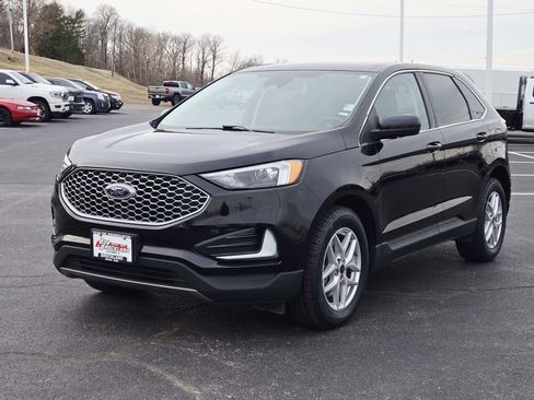 Used 2023 Ford Edge SEL image 7