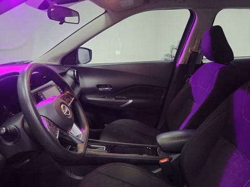 Used 2024 Nissan Kicks SV image 9