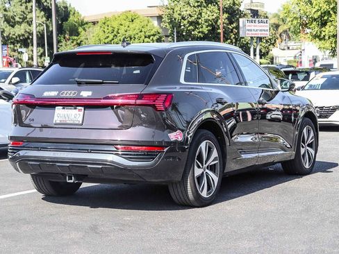 Used 2024 Audi Q8 e-tron Premium Plus w/ Premium Plus Package AWD/4WD image 4