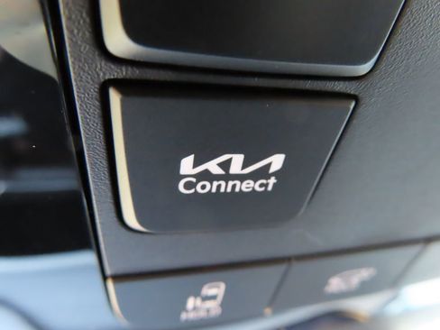 New 2026 Kia Carnival EX FWD image 13