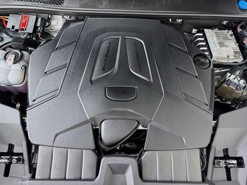Certified 2026 Porsche Cayenne Coupe AWD/4WD image 30