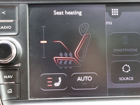 Used 2017 Bentley Bentayga image 49