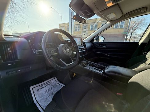 Used 2022 Nissan Pathfinder SV image 13