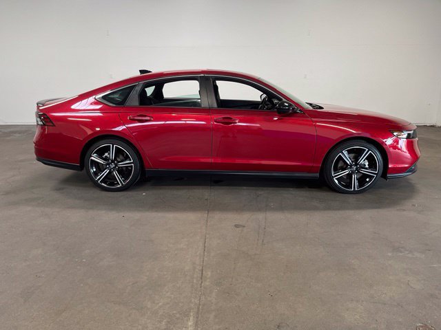 Used 2023 Honda Accord Sport image 2