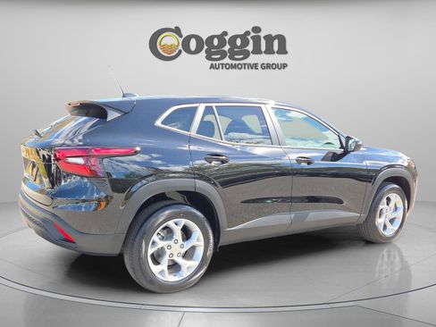 New 2026 Chevrolet Trax LS w/ LS Convenience Package image 6