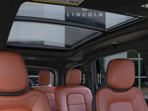 New 2025 Lincoln Aviator Reserve w/ Equipment Group 201A image 22