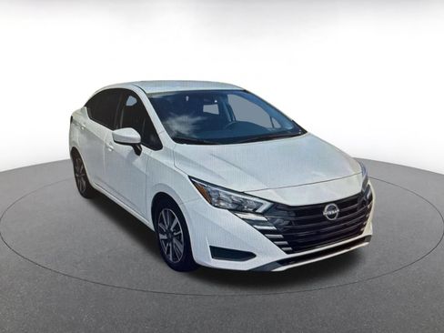 Used 2025 Nissan Versa SV FWD image 8