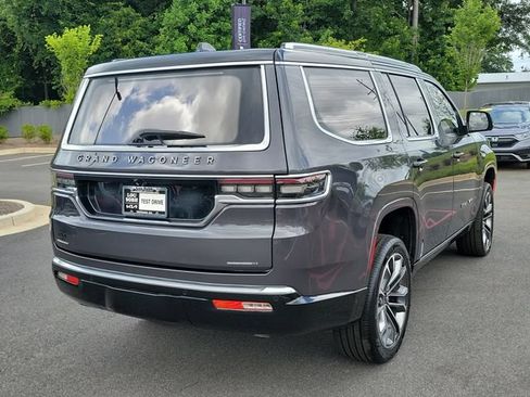 Used 2022 Jeep Grand Wagoneer Series III AWD/4WD image 4