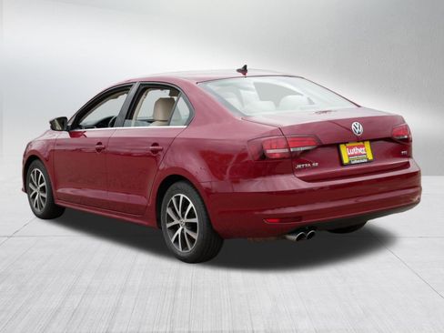 Used 2017 Volkswagen Jetta SE FWD image 5