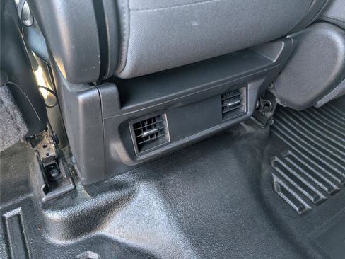 Used 2021 Chevrolet Silverado 2500 LT w/ Fleet Comfort Package AWD/4WD image 27