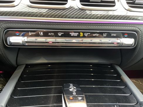 Used 2025 Mercedes-Benz GLE 63 AMG S image 31