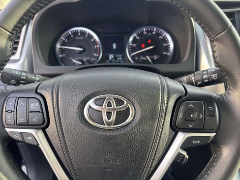 Used 2014 Toyota Highlander Plus image 18