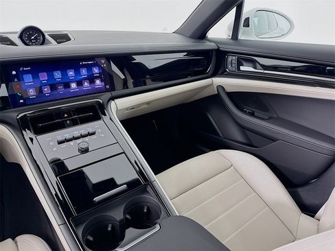 New 2026 Porsche Panamera image 26