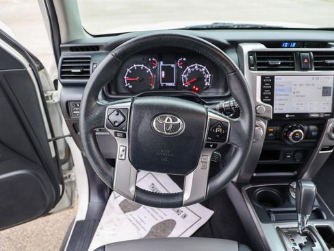 Used 2022 Toyota 4Runner SR5 Premium w/ Moonroof Package AWD/4WD image 50