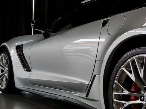 Used 2016 Chevrolet Corvette Z06 w/ 3LZ Preferred Equipment Group RWD image 58