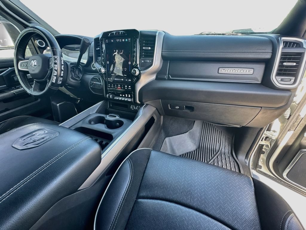 Used 2024 RAM 3500 Laramie w/ Sport Appearance Package AWD/4WD image 32