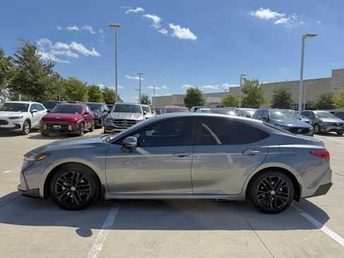 Used 2026 Toyota Camry SE w/ Convenience Package FWD image 8