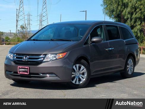 Used 2016 Honda Odyssey SE image 1