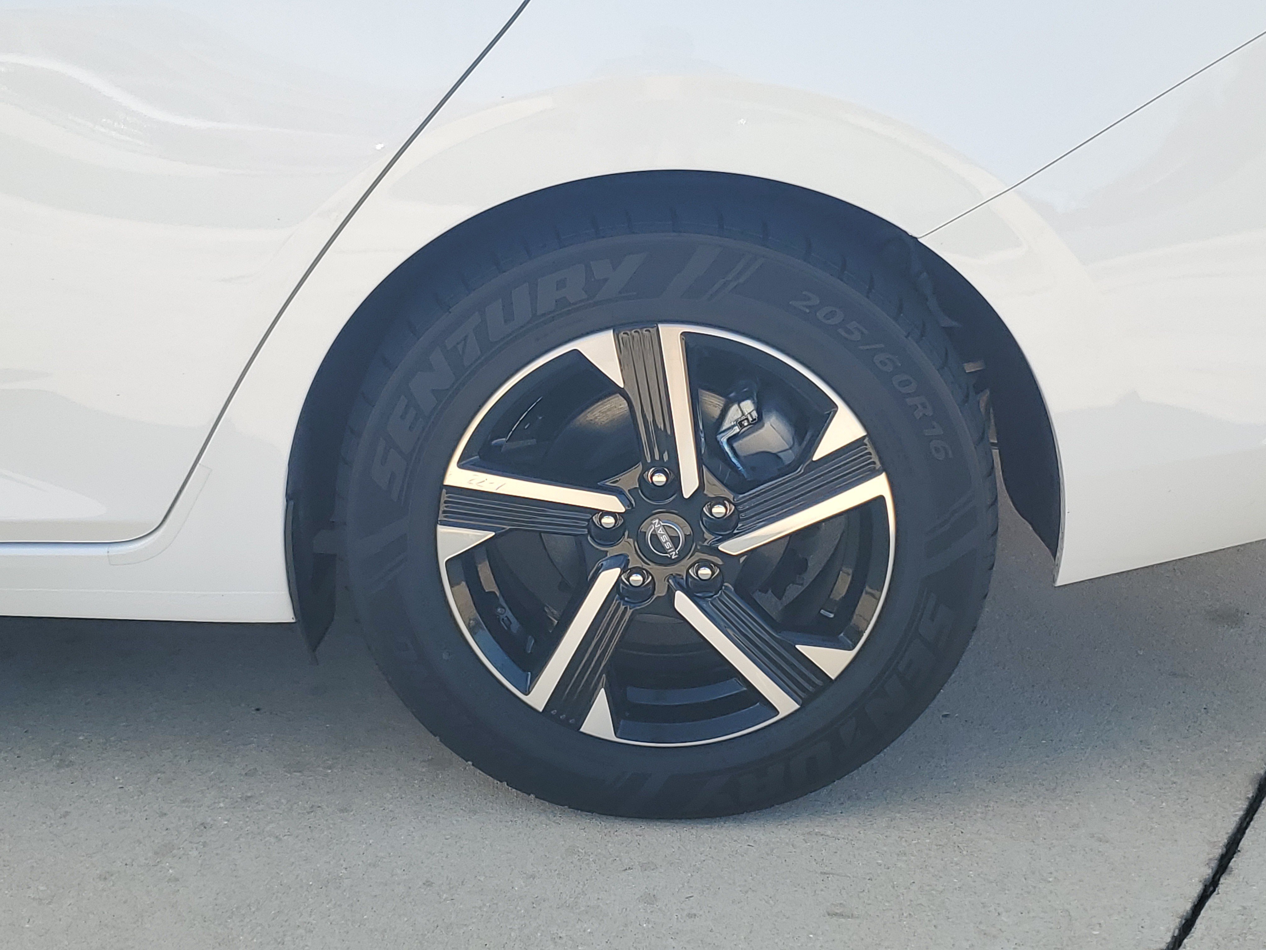 Used 2025 Nissan Sentra SV FWD image 12