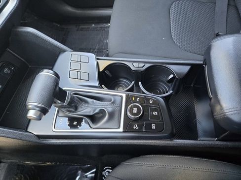 Used 2025 Kia Sportage LX FWD image 12