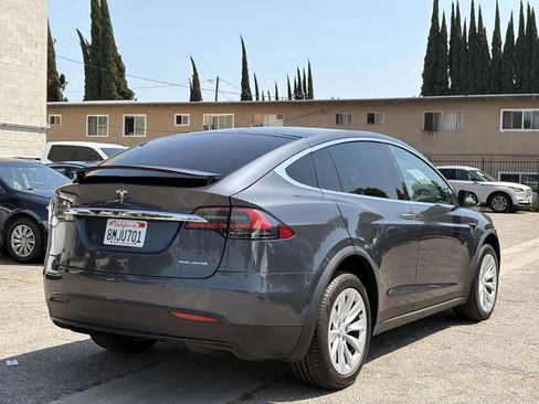 Used 2019 Tesla Model X Long Range AWD/4WD image 4