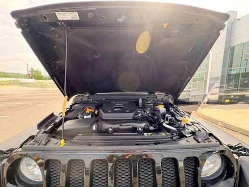 Used 2022 Jeep Wrangler Unlimited Sport w/ Sun And Sound Package AWD/4WD image 32